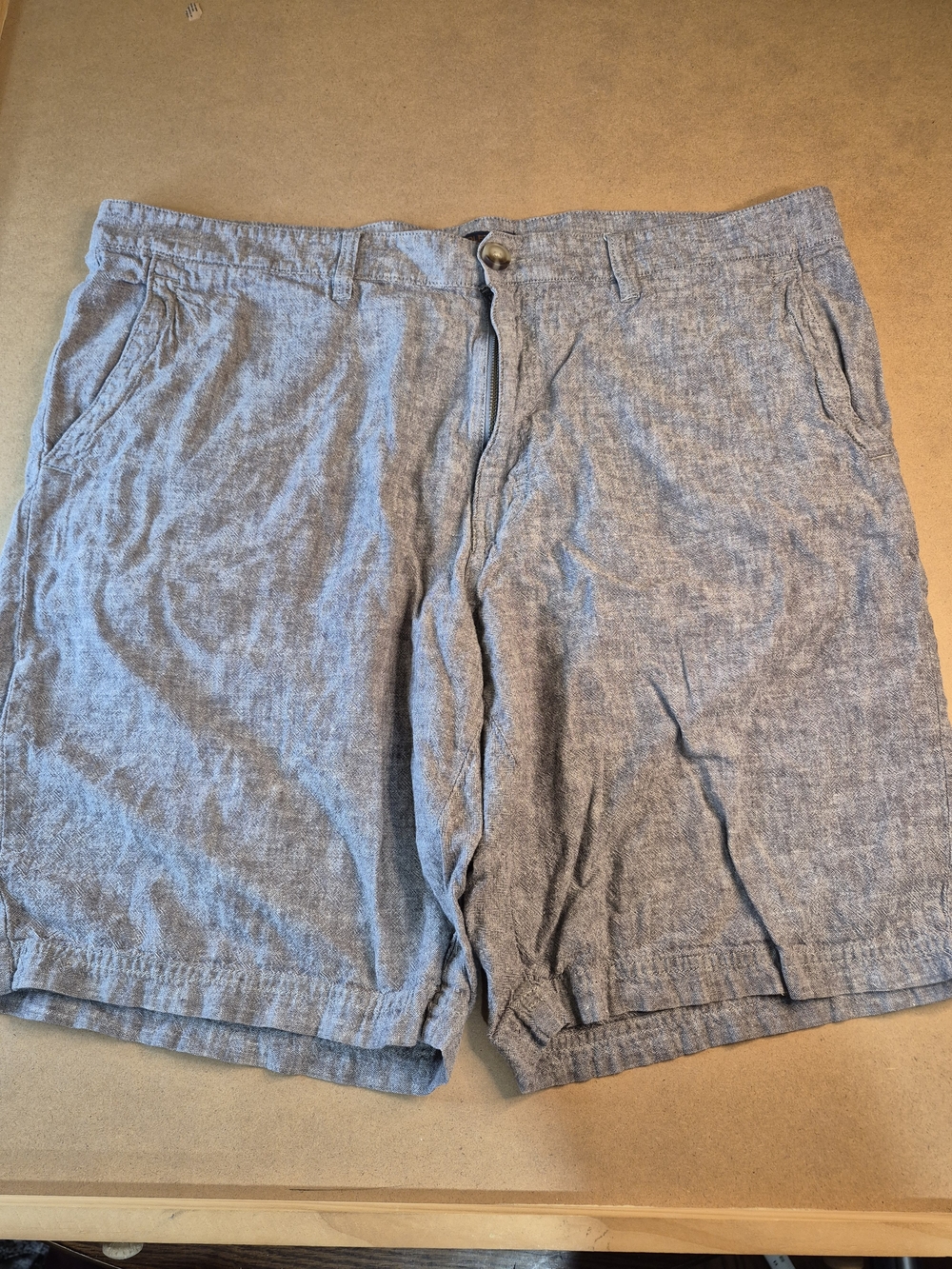 Men’s Linen-Blend Flat Front Shorts in Light Heather Gray